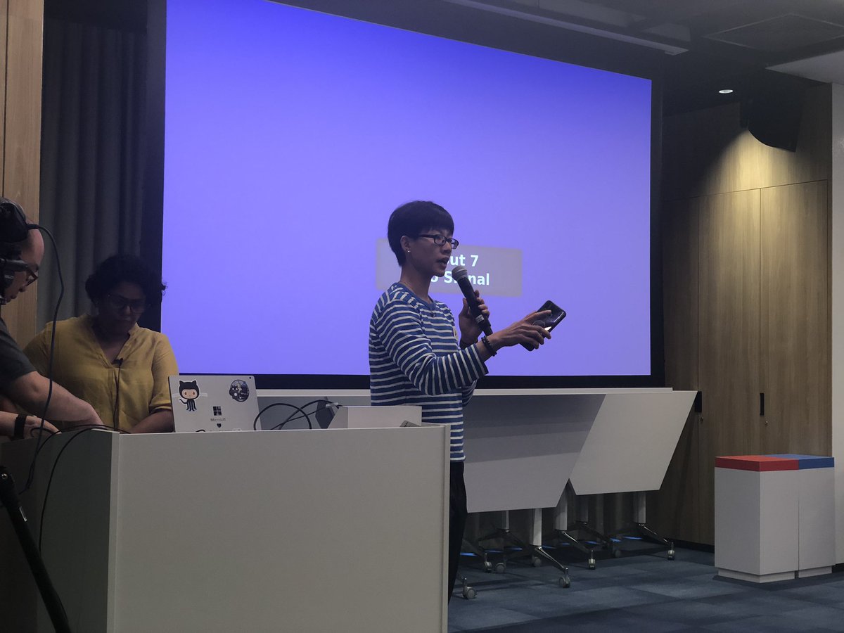DevRelSummit's tweet photo. Our fantastic MC @hj_chen is helping us today by introducing our speakers and filling in the set up gaps 💕🙏🙏🙏🙏❤️🇸🇬 and thanks to our video crew @engineersftw @coderkungfu ❤️💕 https://t.co/fk33QN36S0