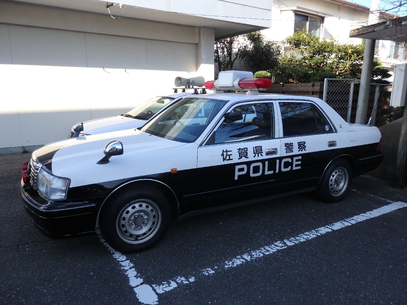 佐賀県警察 武雄警察署から 慌ただしい年末は 急ぐあまり速度違反 による交通事故が増加するおそれがあります 武雄警察署では 悲惨な交通事故をなくすため 武雄市内随所でのレーダー搭載パトカーによる速度違反の取締りを強化しています ドライバー