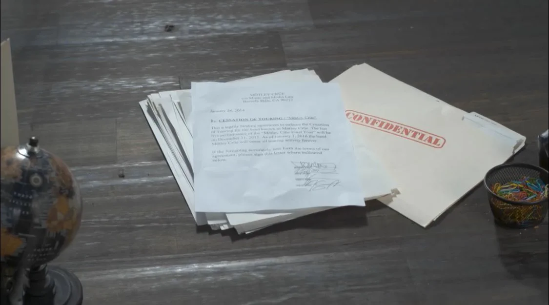 契約書まで書いて解散したモトリークルーが？契約書を爆破して復活www