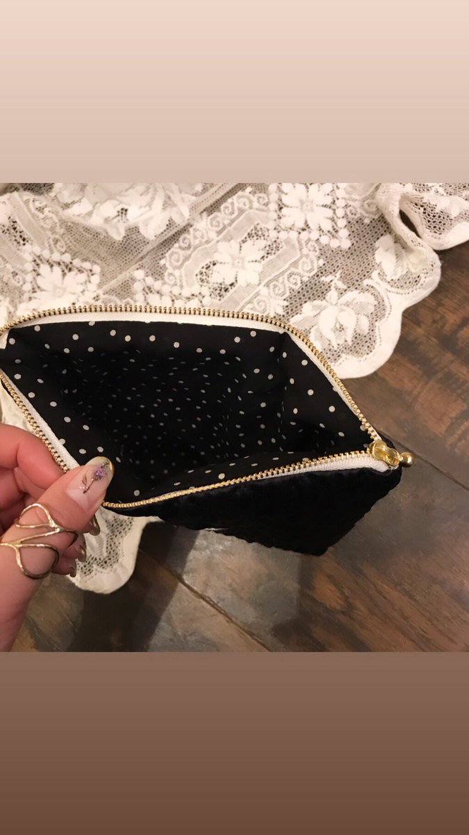 こちらはお客様のオーダーポーチ♥ 中もバッチリかわいいです！ ポーチ