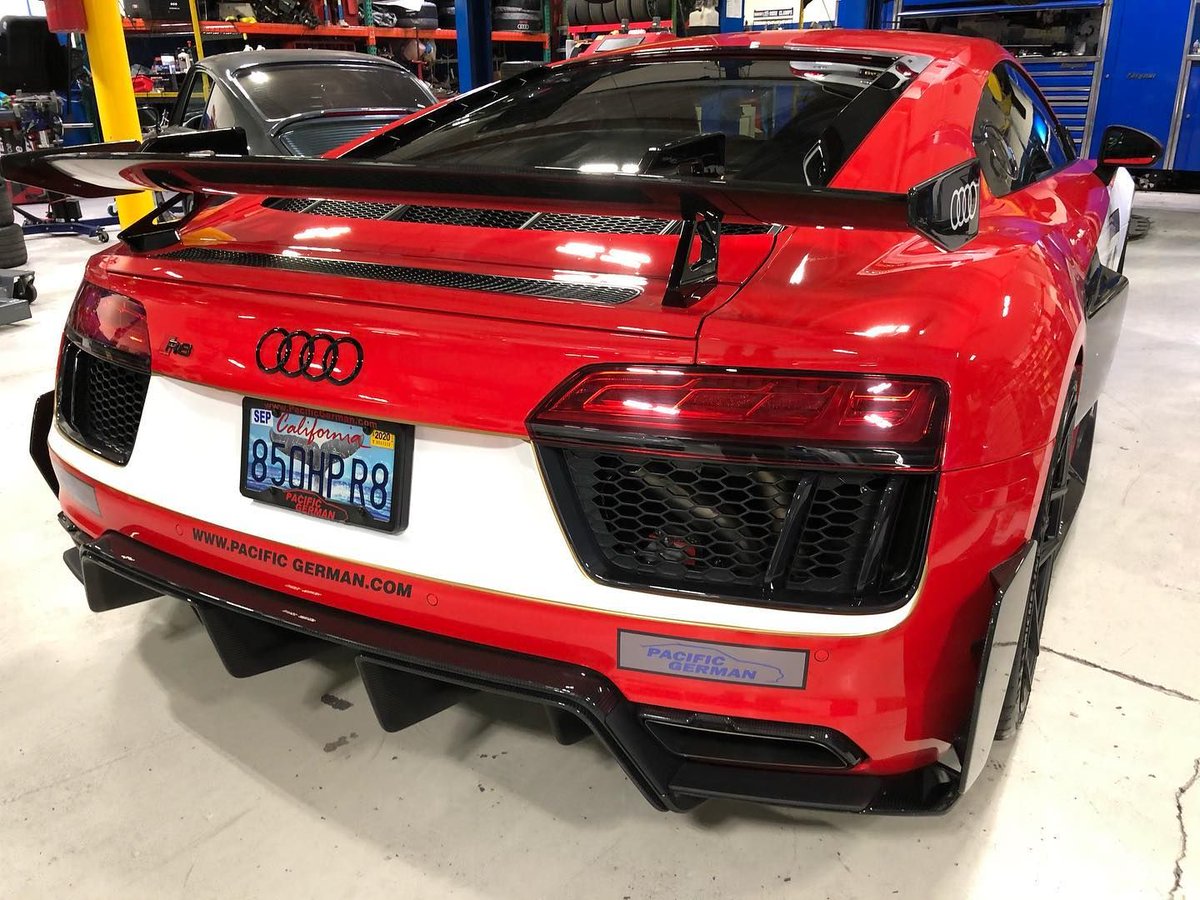 Awesome partial with decals on an Audi R8. Lookin awesome! 🔥🔥👀👀🐊😎 #audir8 #gatorwraps #vehiclewrap #vehiclewraps #3m #vinylwrap #graphics #design #ffellers #fellers -NG