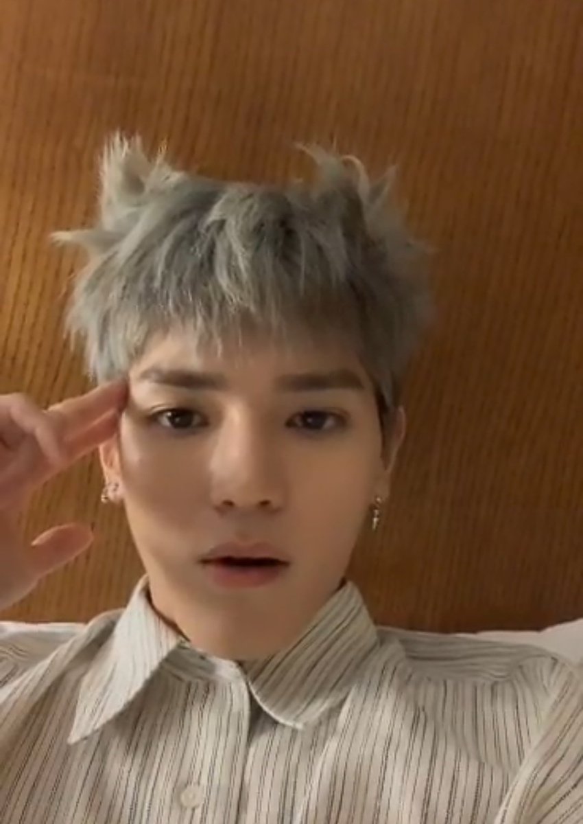 sweetpotato71's tweet photo. TY vlive today ~~~~~ his hair so cuteee. . . Just remember me of #exowolf 😂😂😂 he is baby wolf 😂😂😂😂
#leetaeyong #superm https://t.co/iE8pRU3yaw