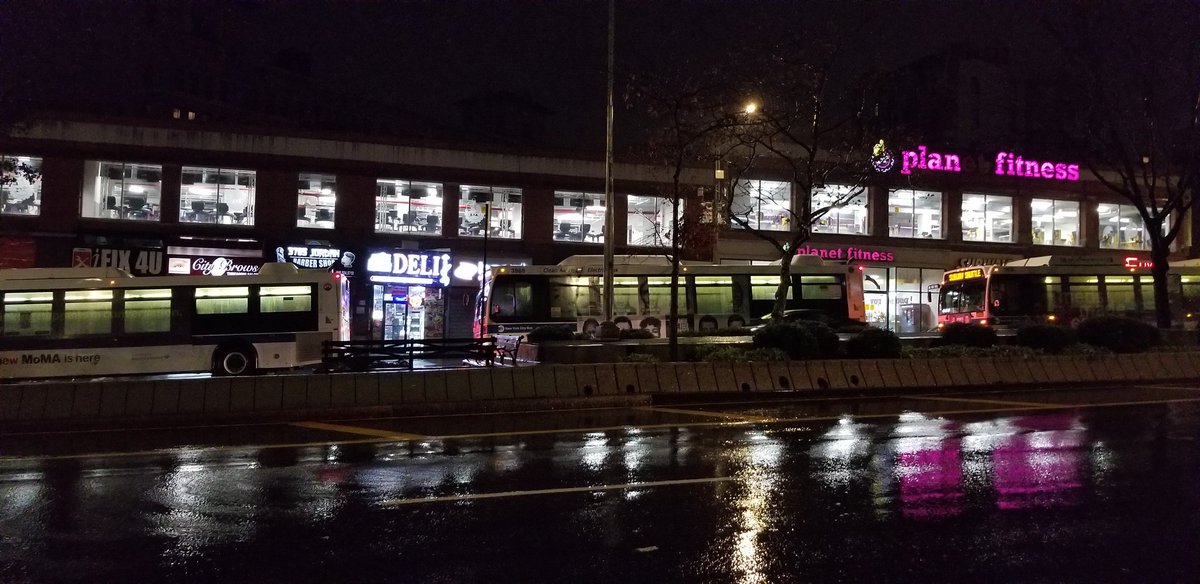 emilyanneagon's tweet photo. @MTA why the fuck are there 3 subway shuttles across the street, and 3 out of service shuttles parked south of 157 with their blinkers on, but apparently no buses are available to shuttle us trapped between 157 and 181? https://t.co/B7PJdUrts7