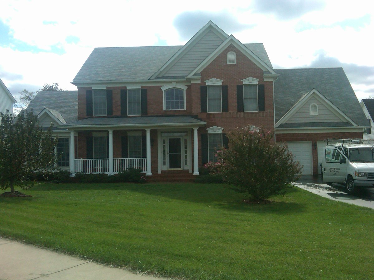 KegleyJesse's tweet photo. #Roofing problem So Why Wait?? Get Rid of Your #Roof Infestations #Roofrepair Call Us Now (240) 818-3200 https://t.co/QBGiiNpiII https://t.co/tBBV52e3GV