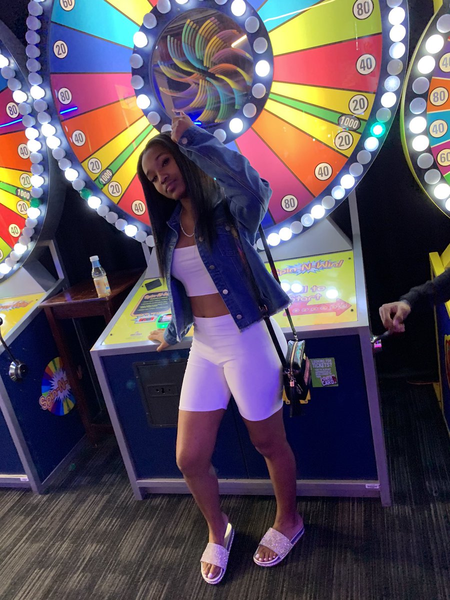 pytt_a's tweet image. alexa, play ratchet happy birthday 🎉🥳