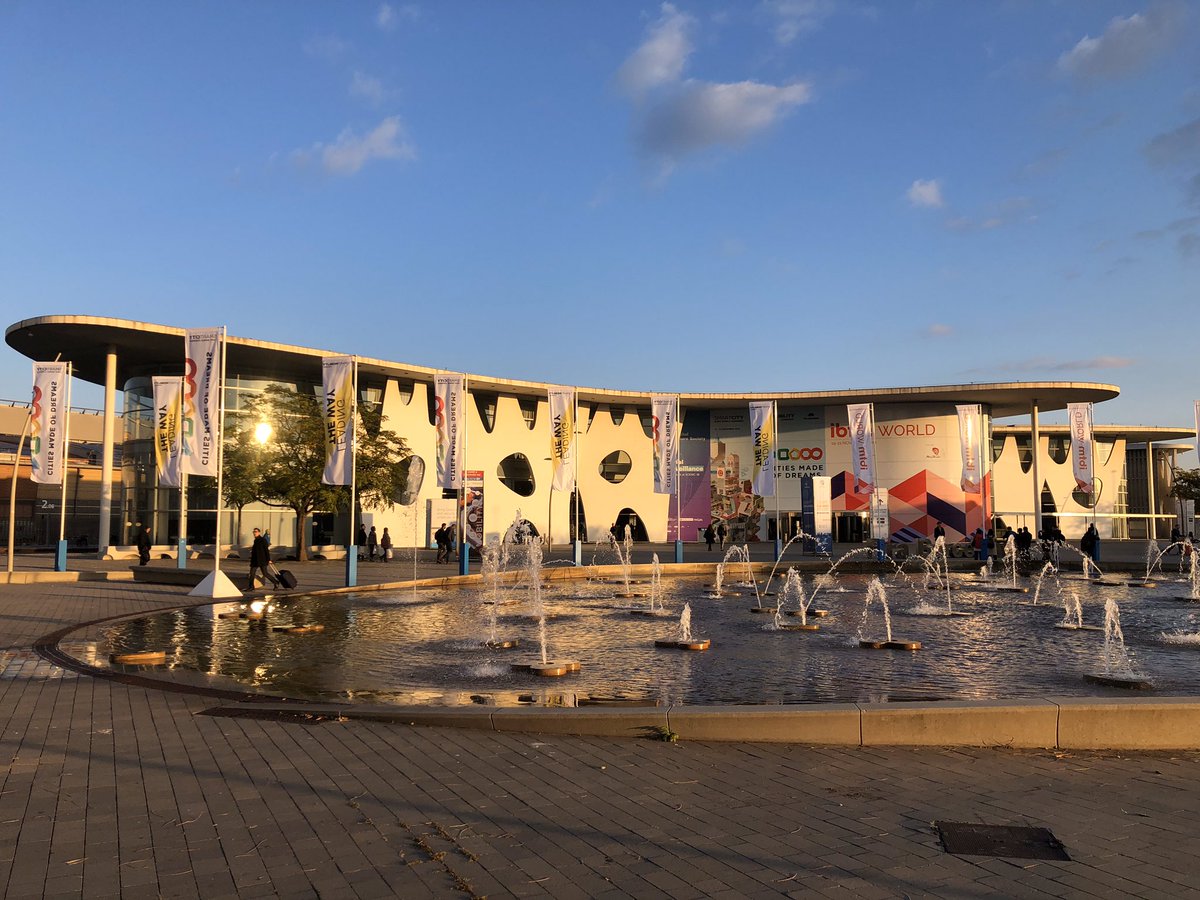 C’est parti pour un salon haut en couleur!
<a href="/SmartCityexpo/">Smart City Expo World Congress</a> <a href="/Knot_City_Bel/">Knot Belgium</a> <a href="/Knot_city/">KNOT</a> #dockstation #barcelona #SCEWC19 #mobility