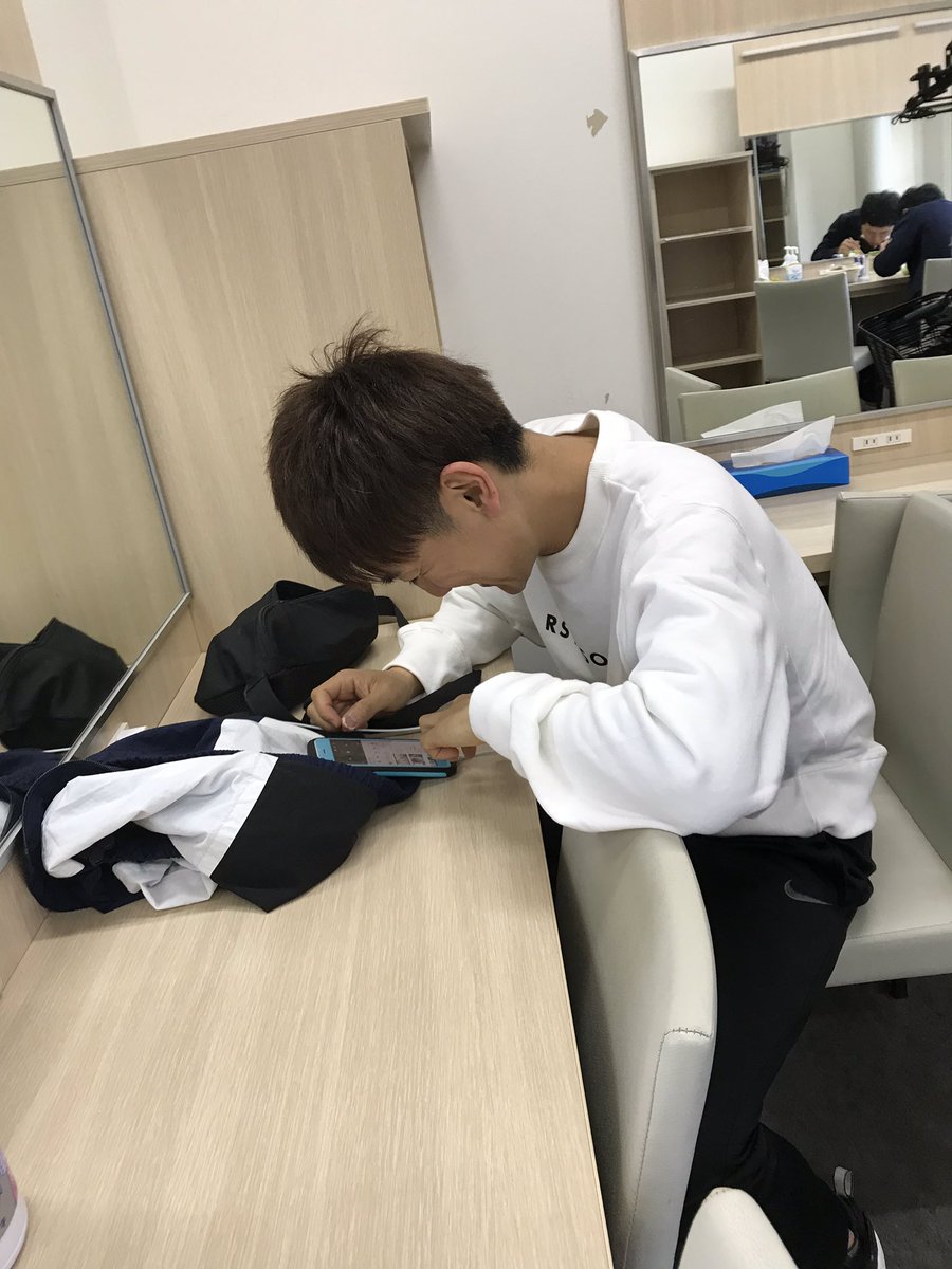 fujimossan07's tweet photo. おい！どうした空！？
目を合わせてくれ！なんか黙ってた事でもあるんか、空！？ https://t.co/QEc2fHOmN2