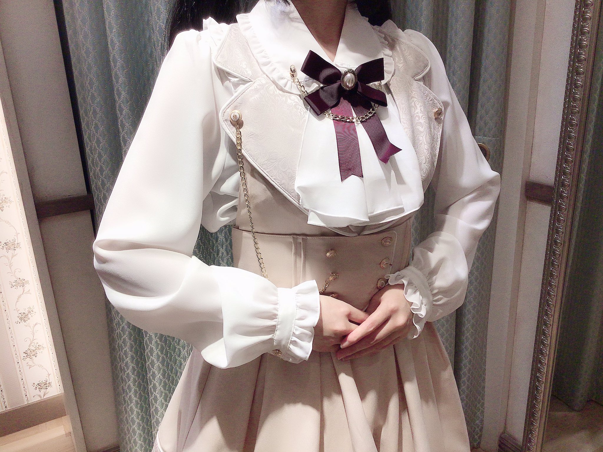 Amavel新宿店 | 🧸🍁 ・ ・ #elegant_dollカメオリボンブラウス_