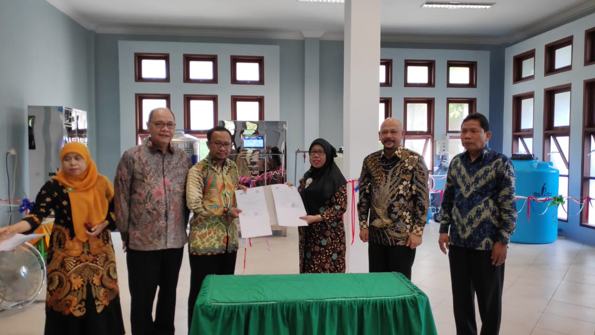 ptl_bppt's tweet image. Penerapan Teknologi Air Siap Minum (Arsinum) di Universitas Al Azhar Medan, Sumatera Utara dengan kapasitas produksi 5.000 liter per hari. 
Semoga menjadi kebermanfaatan #BaktiTeknologi #UntukNegeri yang dipersembahkan PTL BPPT
#BPPTSolidSmartSpeed