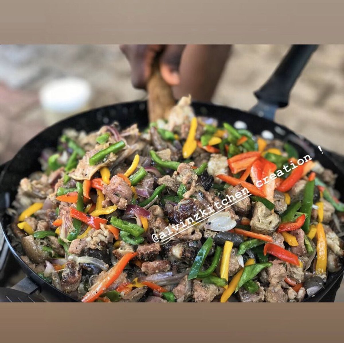 AL__vintage's tweet photo. #TuesdayMotivation
#asun by @alvinzkitchen
#RETWEEET please someone who needs to see this is on your TL #AbujaTwitterCommunity #InternationalMensDay #malechef https://t.co/UIKXWNdW47