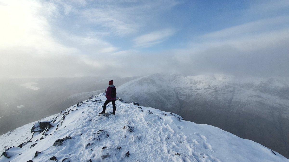 StuartRamsay39's tweet image. We had a great day in the hills of Glencoe, climbing the peaks of Buachaille Etive Beag. First snowy winter climb, gotta love Scotland!! @ScotsMagazine @VisitScotland @Scotland @N_T_S #glencoe #rannochmoor #munro #hillwalking #landscape #scotspirit #scotshots #Scotland #mountain