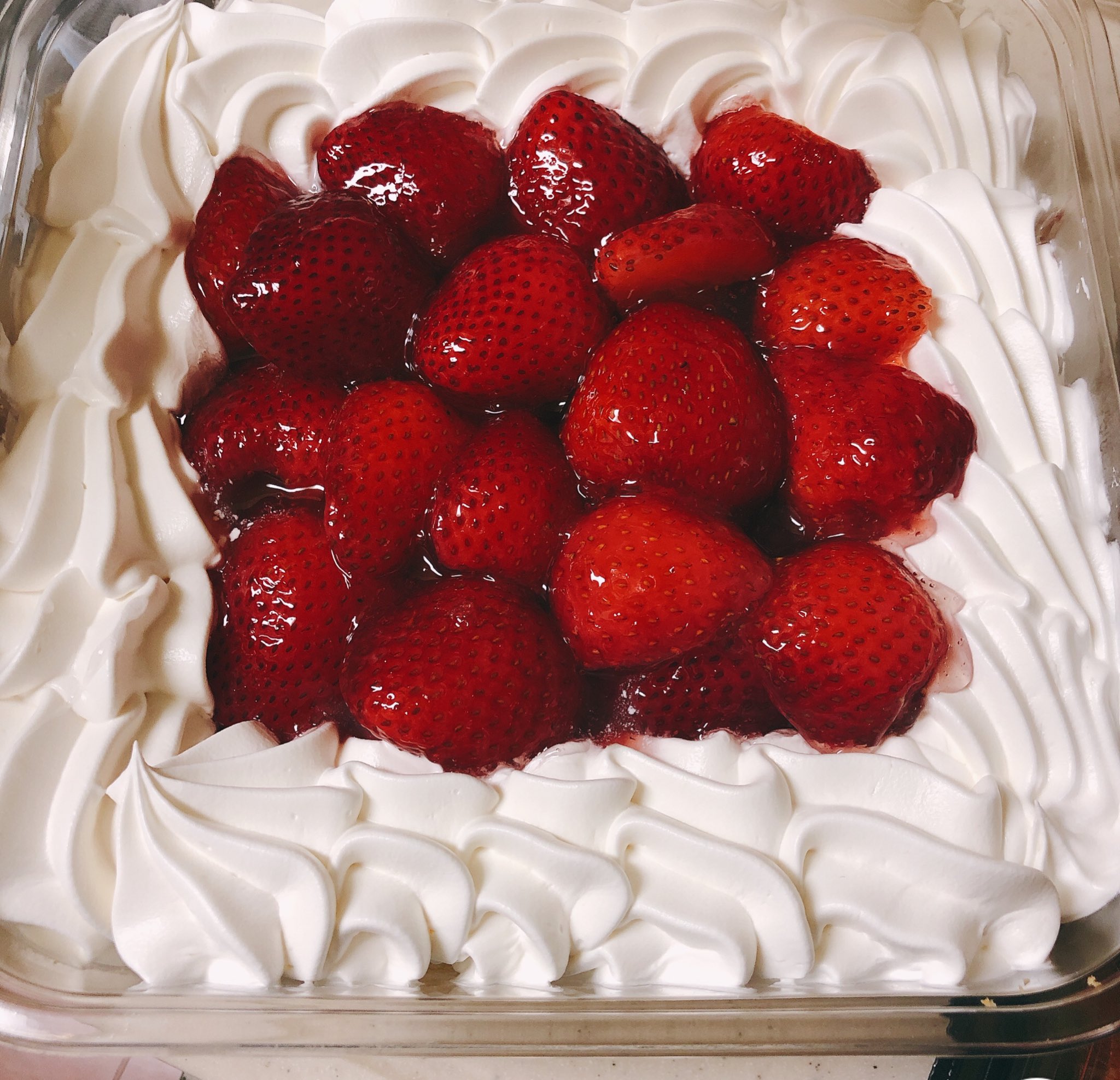 Koronn Costcoのショートケーキが美味しそうだったから買ったけど 今思った 絶対胃もたれする T Co Cagg3ktdfd Twitter