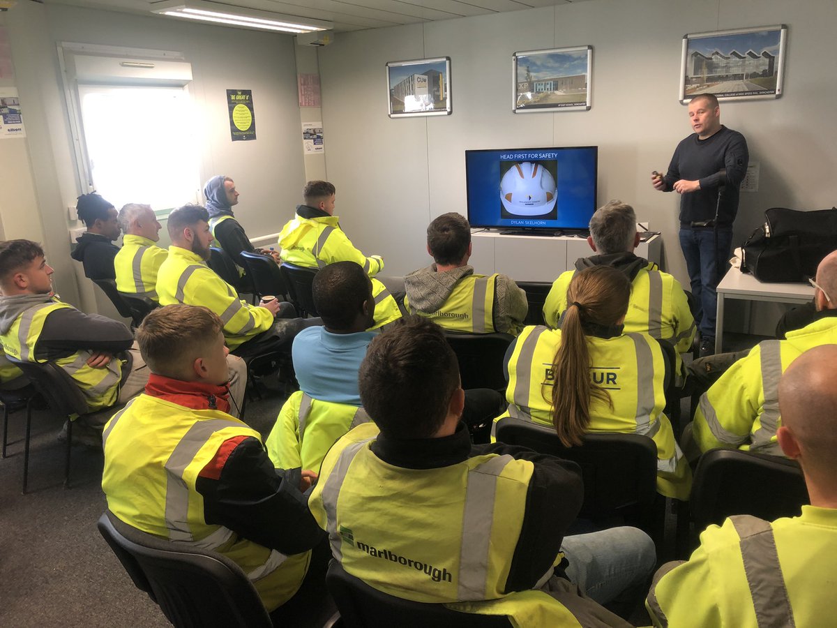 LiLawson85's tweet photo. Some great talks from @WillmottDixon Dylan Skelhorn to our SCPs today on how making the right decisions and having a voice keep us safe on #Dixonstrinity https://t.co/i118lfZVCl