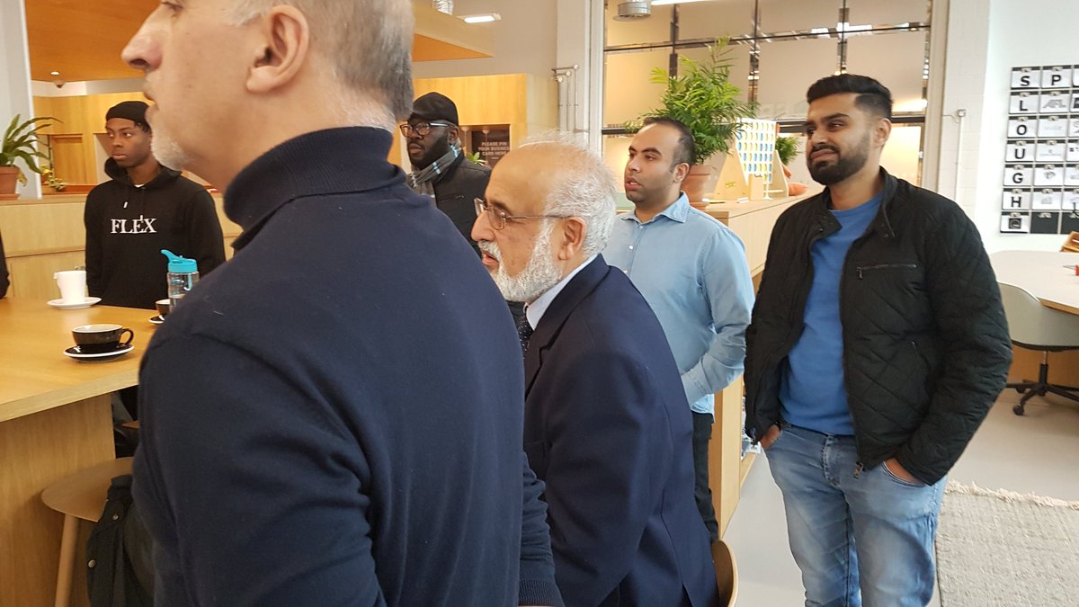SloughStartup's tweet photo. Another buzzing StartupSlough Business Forum. Time to tell the world......our future😉😊
#slough
#startupslough 
#startups
#dreambig
#thisisslough
@SloughThisis 
@EnbrightSL https://t.co/h4Vpg5WviS