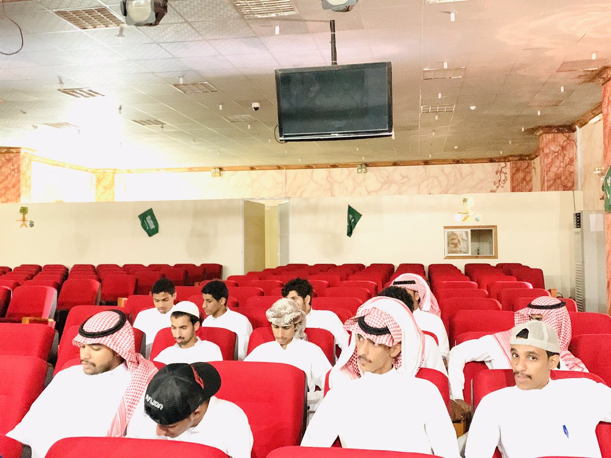 Ccuallith's tweet photo. قدم صباح هذا اليوم قسم اللغة العربية 
دورة "فن الإلقاء" للدكتور : جمال أبو النعاج
..حيث حضر الدورة أعضاء هيئة التدريس 
بالكلية، وعدد من الطلاب المشاركين ثم استمع الحاضرين للنماذج وأهمية الدورة
▪️وقد شكر الحاضرين مثمنين جهود الكلية 
لإعطائهم هذي البرامج والدورات في مستهل دراستهم. https://t.co/MogcA9BjN2