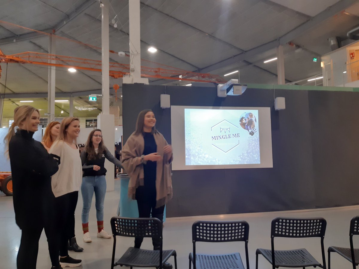 Mingle me - kerran kuussa järjestettävät tapahtumat tarjoavat eri teemoihin liittyvää yhteisöllistä toimintaa ja tekemistä nuorille aikuisille. Tapahtuma-alustoina toimivat #museot ja #kulttuurikeskukset