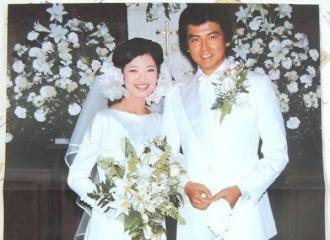 Uzivatel Playbak Part３ Na Twitteru 1980年11月19日の山口百恵さん 俳優の三浦友和さんと東京都港区にある霊南坂教会で結婚式を挙げました 披露宴のテレビ中継はありませんでした