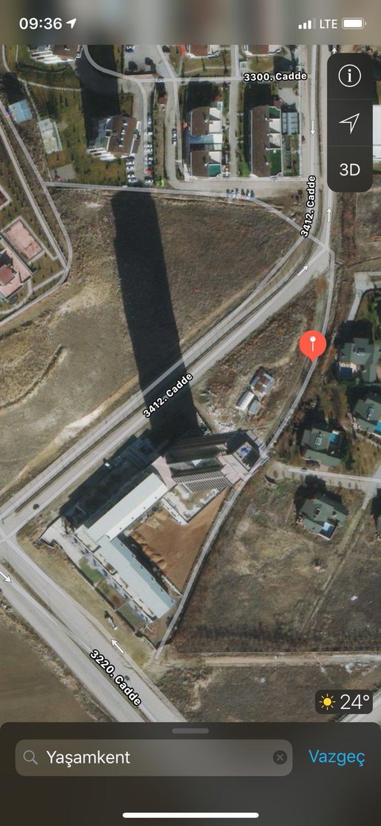 LazCrypto's tweet image. @haliltuncay06 Halil Bey merhabalar.   Yaşamkent Alacaatlı Mah 3222 Cad ile 3158 Cad(3412 Cad olarak da geçiyor,yaşamkent karakol karşısı) kesişiminden itibaren 3158 Cad boyunca kaldırım yok, yol ortasından ya da çamurlu alandan yürümek gerekiyor. Resimler ve konumu da ekliyorum.