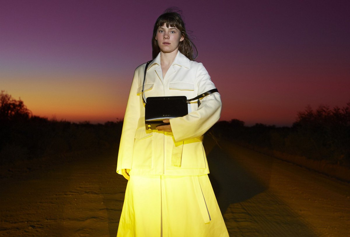 paper_muse's tweet photo. #Marni, #MarniTrunkReverse Bag Campaign: #GitaGalina, Photo #LeaColombo, Styling #GeorgiaPendlebury
#FW19 #SS20 #패션사진 #패션광고 https://t.co/Ac6sPn8yfR