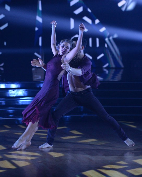 dwts - Hannah Brown - Bachelorette 15 - FAN Forum - Discussion  - Page 24 EJuAhqUXkAAddDW