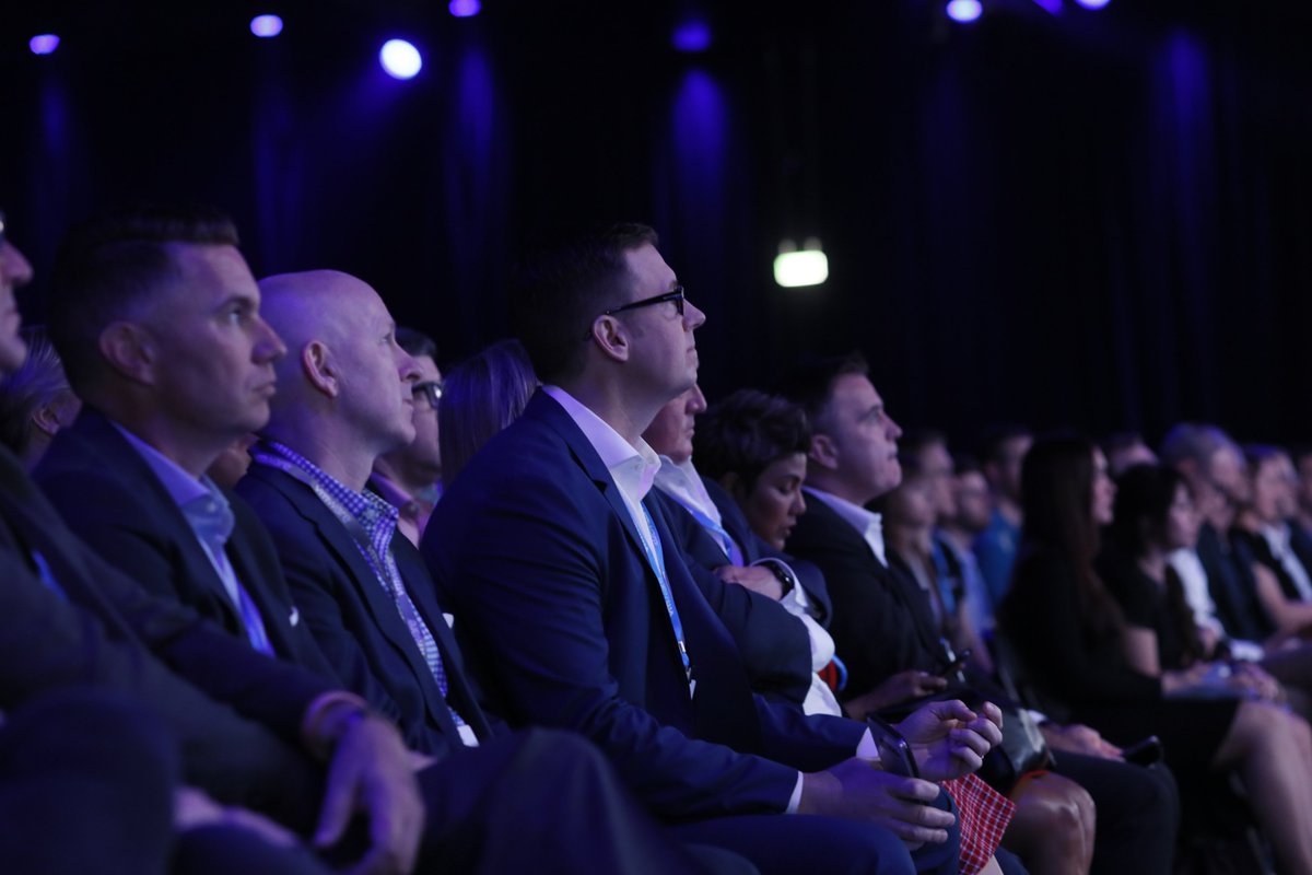 VMwareANZ's tweet photo. It's been such an epic day at #vFORUMAU 2019! Thank you to our customers who came and shared their journeys and to all of the attendees for turning the ICC into a discovery powerhouse! https://t.co/PF7EFAilcE
