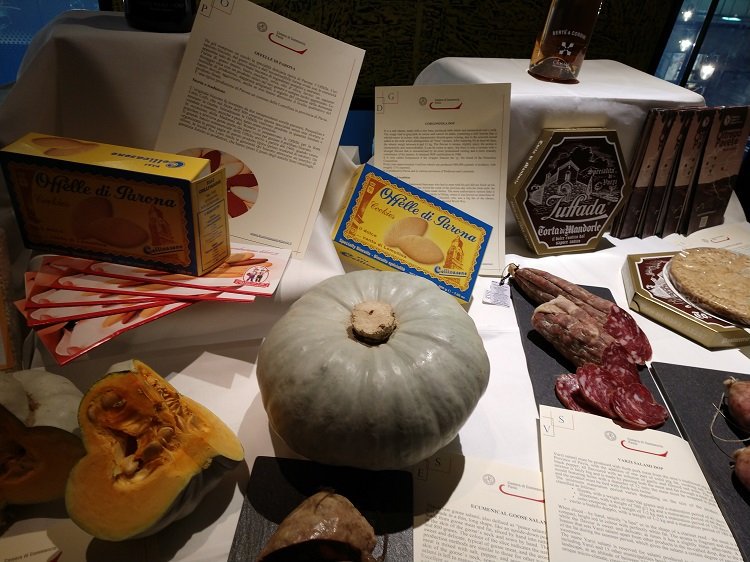 kornfeind's tweet photo. Top news today: @CiaoNico: '#Pavia in #München am 18. November 2019: Im Rahmen eines wunderbaren #Konzerts der I #SOLISTI DI #PAVIA hat die #Provinz #Pavia ihre Produkte vorgestellt. @PAVIASVILUPPO @VisitPavia @inLOMBAR… https://t.co/5rTibH2POn, see more https://t.co/Lmns1HMnQS