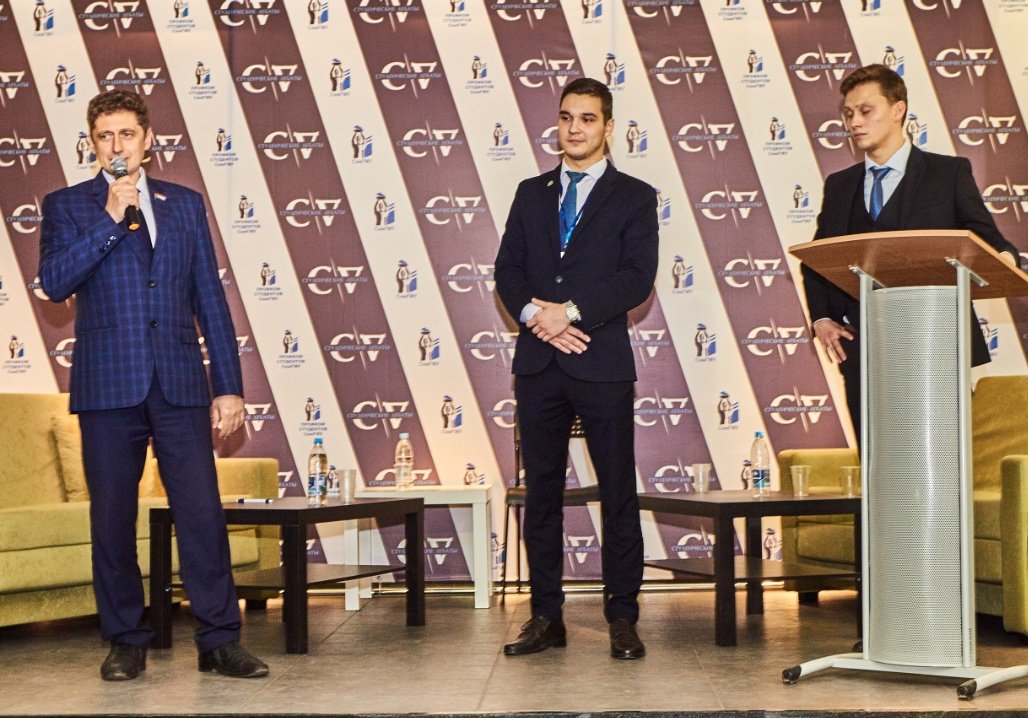av_medvedev08's tweet photo. Вместе с Г.Саламовым @georgye_salamov принял участие в составе жюри Нижневолжской лиги медико-правовых дебатов. Ребята показали не только высокий уровень подготовки, но и умение договариваться, искать и находить компромиссы. В памяти осталось самое положительное впечатление. https://t.co/fB5HYNoJ3y
