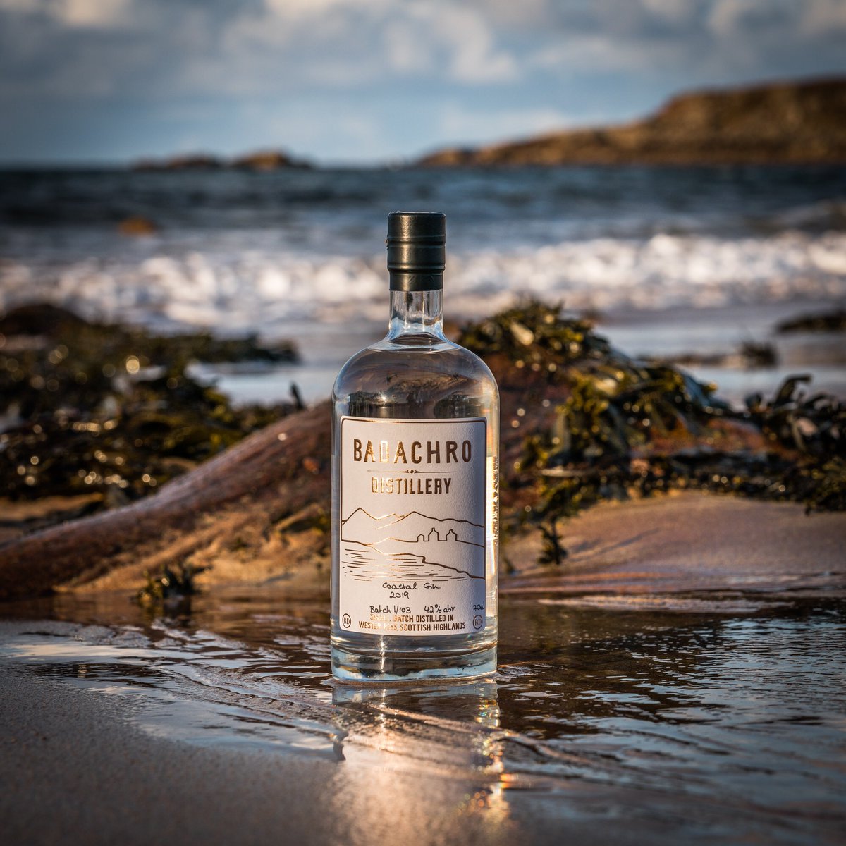 BadachroSpirits's tweet photo. Our Coastal Gin - juniper and fennel forward, followed by a delicious herbiness from wild thyme, hand picked from our local beach at Opinan - truly unique! #crashingwaves #beachwalk #christmas #gin #giftideas #unique https://t.co/Xlw5mzqQGI