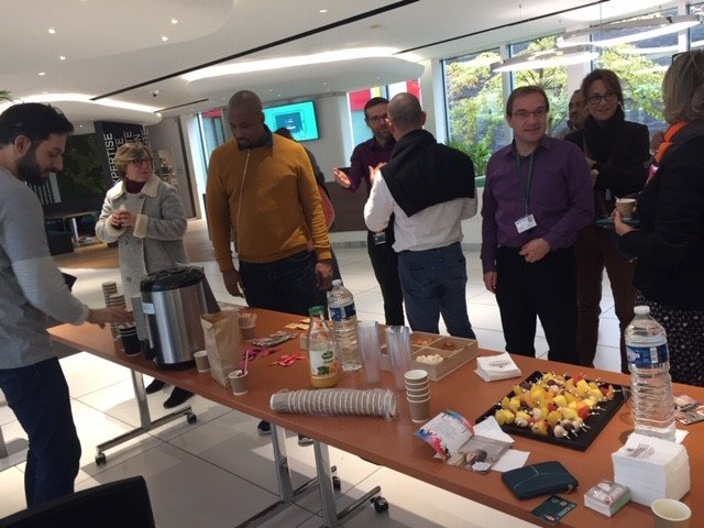 BNPPLeasingFR's tweet image. Une expérience étonnante et enrichissante pour faire un 1er pas au-delà du #handicap andicap.
Merci à Nicolas Combes de @Diversidees qui a animé ce &quot;café signes&quot;.
#PositiveLeasing #RSE