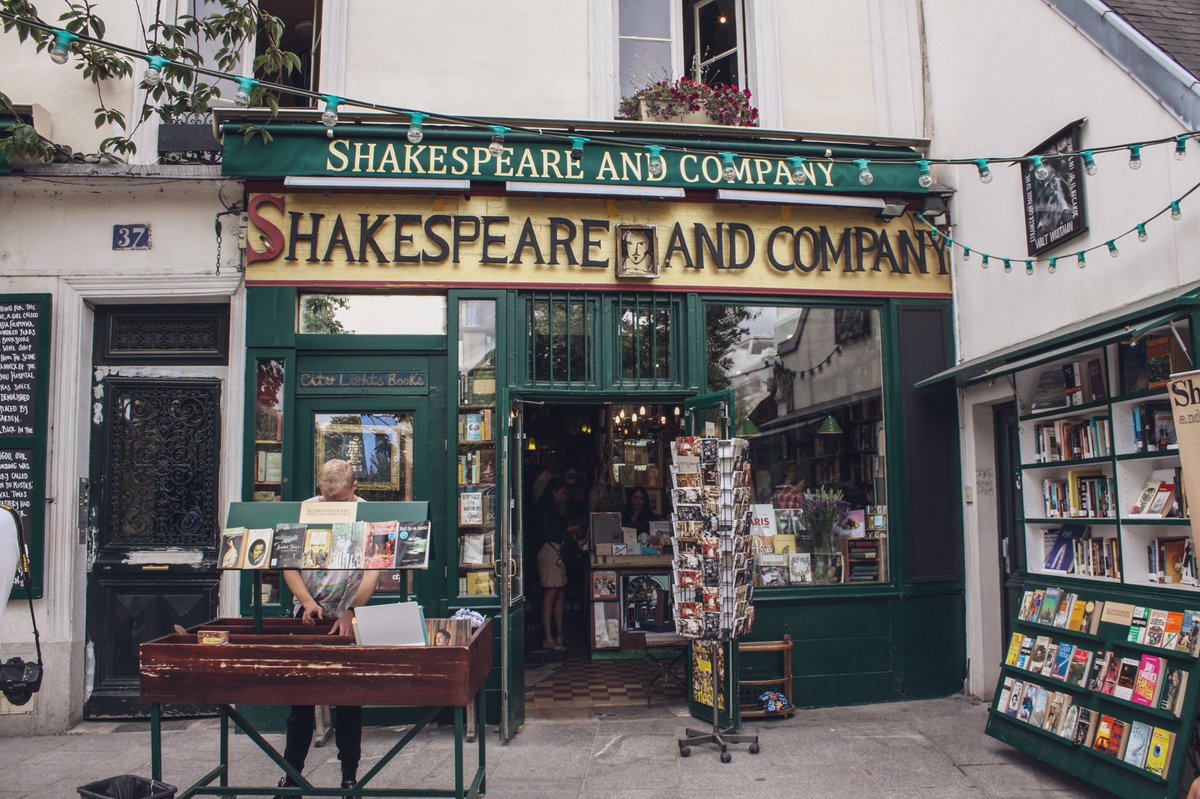 thatbenholden's tweet image. Join acclaimed poet @Idharker and owner Sylvia Whitman in ‘the rag and bone shop of the heart’ - legendary @Shakespeare_Co - on its 100th Birthday! Tune in with the tumbleweeds. A transporting Ex Libris. #exlibrispod #shakespeareandcompany #sylviabeach 
exlibrispodcast.com/episodes/e03-i…