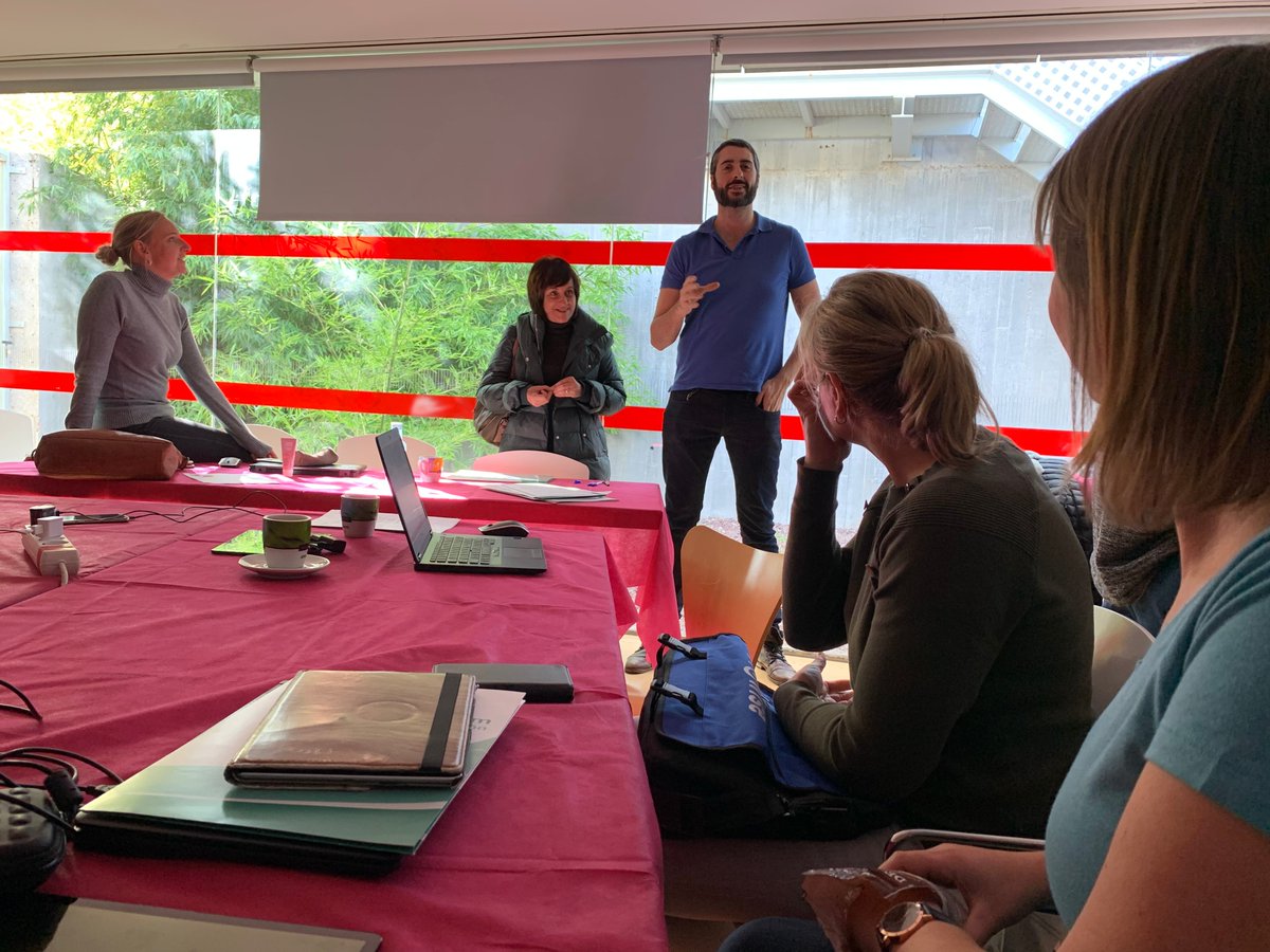Aspaym_CyL's tweet photo. Nuestro CIDIF acogió la semana pasada la tercera reunión de @ictscreening, proyecto #erasmusplus para mejorar la comunicación de niños con multidiscapacidad visual
@euerasmusplus @konvisio #mdvi #ictscreening #assisitivetechnology https://t.co/ONXWIbwxma