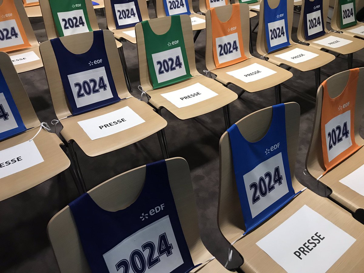 julienvilleret's tweet photo. On dirait qu’une grosse annonce se prépare... Toutes les équipes sur le pont ce matin et pour les cinq prochaines années !

#teasing #EDF #Paris2024 #Olympics #paralympics https://t.co/YheFoE3oFM