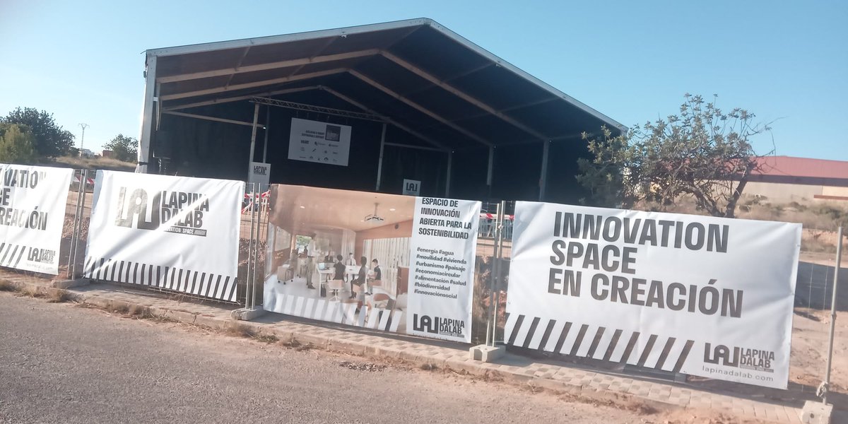 ZubiLabs's tweet photo. Todo listo en #LaPinadaLab, @barriolapinada. Os esperamos. “Building a smart sustainable district” #BSSD19 en el marco de #VLCSW19, un evento #eventocarbononeutro, donde las emisiones que no podemos mitigar serán compensadas. #sostenibilidad, #Energia, #construcción, #movilidad https://t.co/YnH9o7inqT