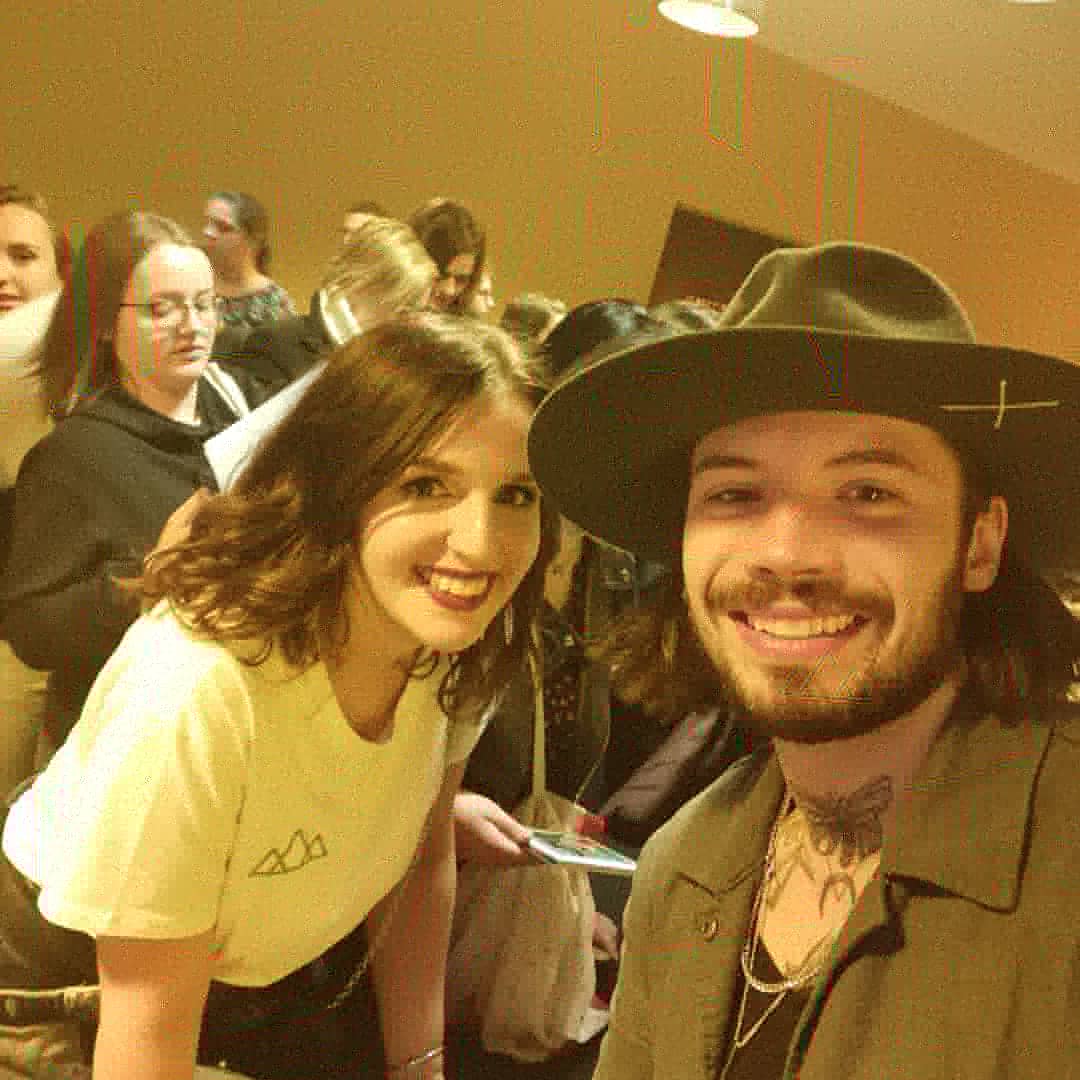 Laura 🚶♀️💫 tweet media