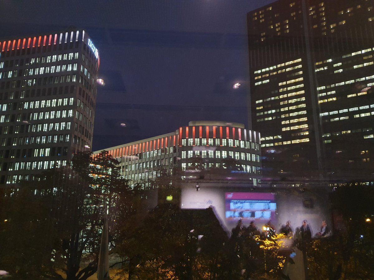 BlockchainHelix's tweet image. #EVENTTIME Impressions of last eve @eurofinanceweek - it's always good to see you @MIB_jojo @philippsandner @WifoeFfm #blockchaincommunity #BlockchainInAction #finance #digitalization #innovation #Frankfurt