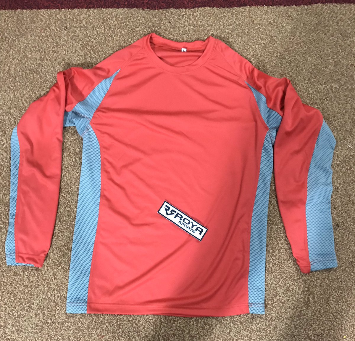 ☎️+92 307 1579697
💻info@royasports.com
🖥royasports.com

#BeWithRoyaSports #sublimation #printingshop #sublimatedvest #custom #customuniforms #TShirt