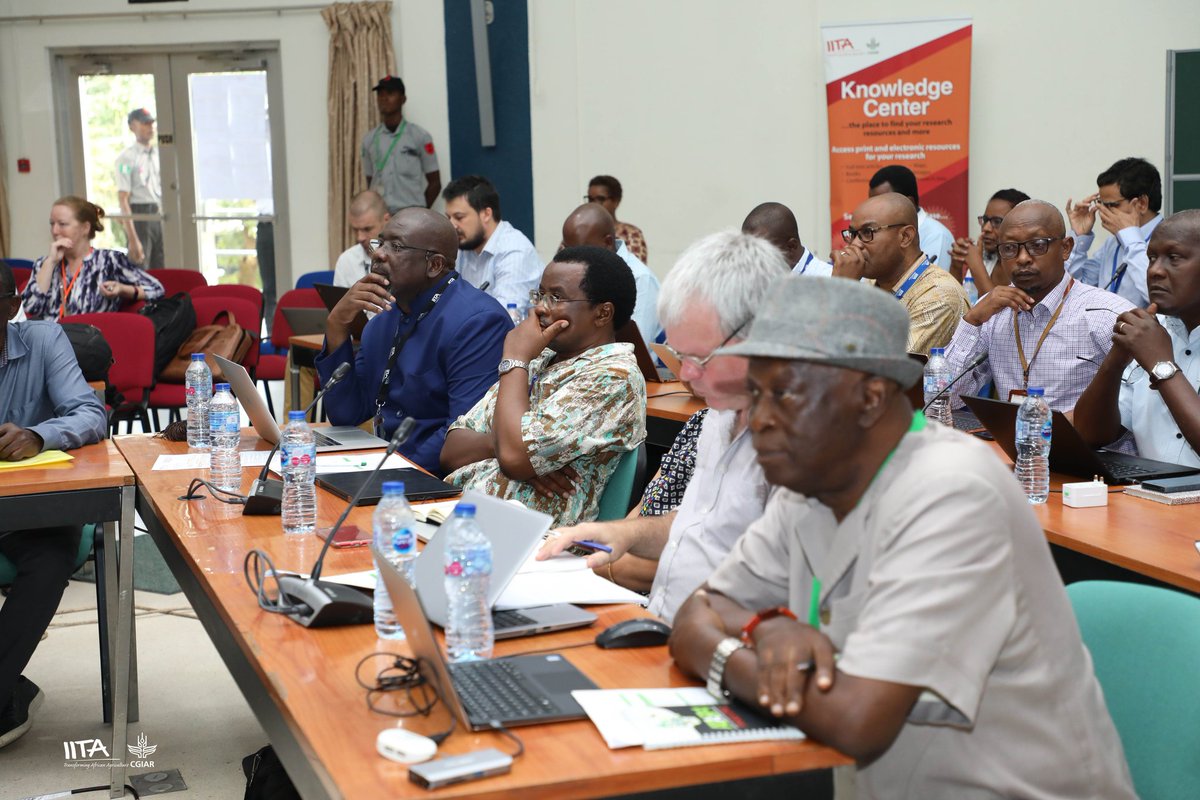 Presentation on 'promising #soybean #innovation for sub-Saharan Africa' by Sika Gbegbelegbe. 
"#Nigeria produces about 70% of #Africa's soybean which is planted for #foodsecurity &amp; #economic growth."
#IITAR4D #R4Dweek19 #RadioIITA