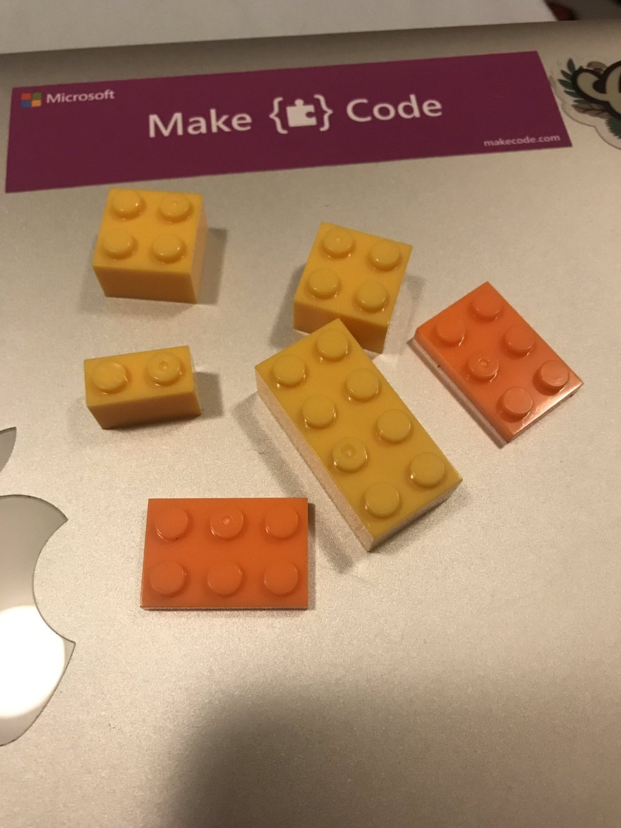 gmacmanus's tweet photo. Six pieces of LEGO and computational thinking, the opportunities to get students engaged and communicating https://t.co/JScw6C9X6G #dthm #futurethinking_today https://t.co/n6htPcE10i