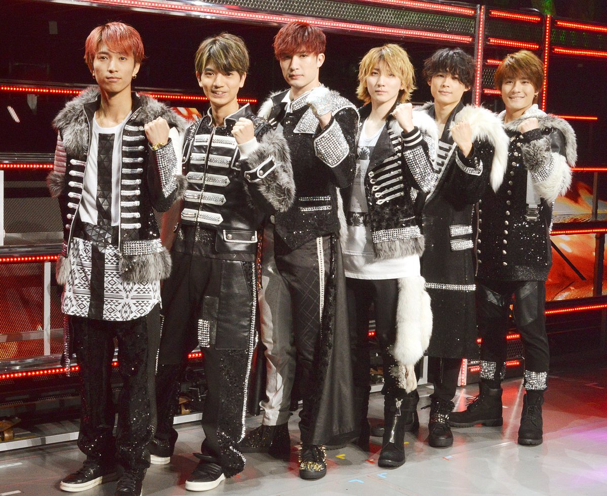 oricon's tweet photo. SixTONES、デビュー曲はYOSHIKI提供❗ 単独FC開設＆来年1月からアリーナツアーも決定🎊「大きな存在になっていきたい」✨

💬 YOSHIKI「滝沢さんの熱心な思いに心を打たれ…」【コメント全文】
https://t.co/UDTMesqvvc

#SixTONES #YOSHIKI #RoughXXXXXX #スト #ジャニーズ @YoshikiOfficial https://t.co/EH3tQYbbFF