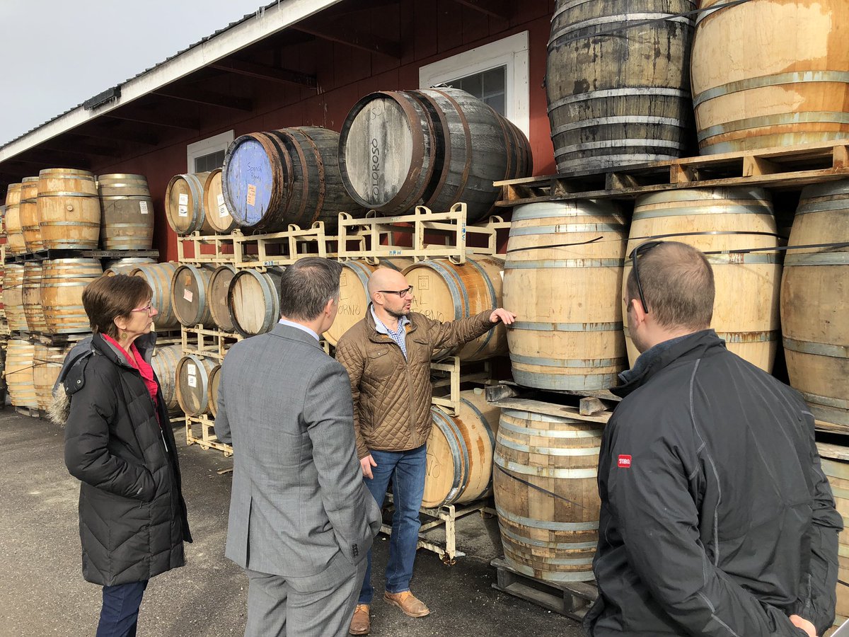 LindsayKurrle's tweet photo. Did you know the largest independent whiskey company in North America is located in Vermont? An old fairy farm on 500 Acres in Shoreham is home to WHISTLEPIG. The most awarded rye whiskey in the world! #Capitol4aDay https://t.co/vv47zUSrIM
