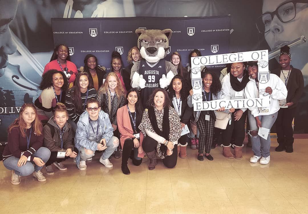 AUG_CollegeofEd's tweet photo. @AUG_University loved hosting students from across the CSRA for Future Georgia Educators Day with @page_ednews! Enjoy photos from the day - and RT to your friends and colleagues! More photos here: https://t.co/HI3QVCGLVs
#education #teaching #k12 #FutureEducators #FutureJaguars https://t.co/nIWYLUMcKN