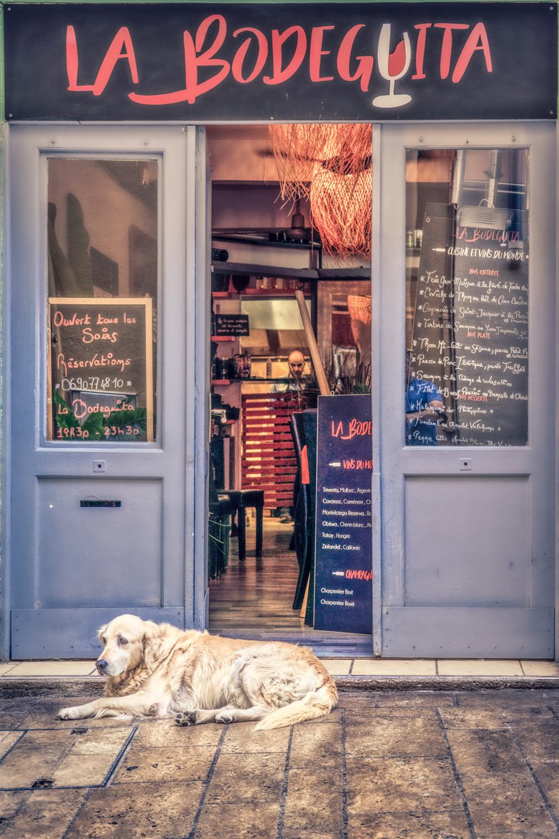 JustEnoughFocus's tweet photo. Every afternoon at two, most French businesses close for a siesta. What that means for clueless foreigners like me is, no lunch.

https://t.co/CD4jWe7G8z

#france #madewithluminar #skylum #SonyAlpha #travelphotography https://t.co/gsqo9VPkzL