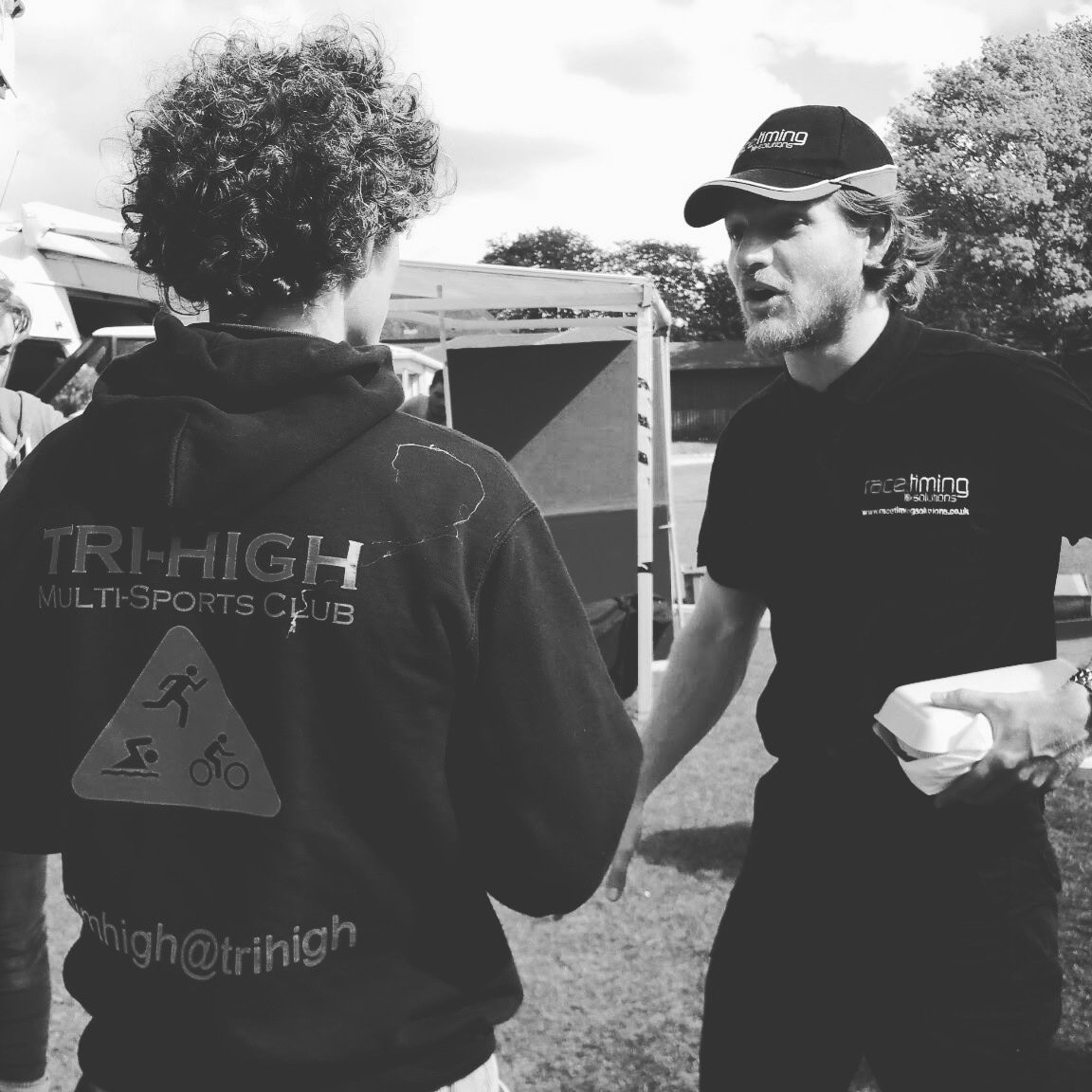 Flashback Monday! Saturday 9 May 2015. Dennis and Barnaby Gray of Tri-high
I distinctly remember how good that #burger 🍔 Dennis is holding was.
#GoodTimes, good #event, #goodfood.