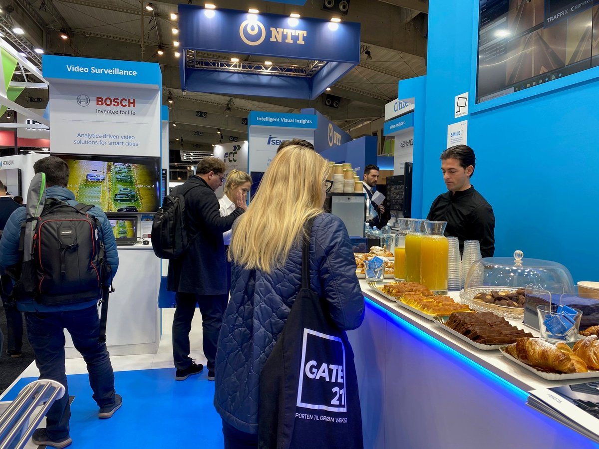 milestonesys's tweet image. SHOWTIME! Welcome to the @SmartCityExpo World Congress in Barcelona. Stop by for demonstrations of the latest solutions for citizen protection and traffic control at our stand (H2/350). #SCEWC19 #trafficmanagement #citizenprotection #safecity #smartcity #maketheworldsee