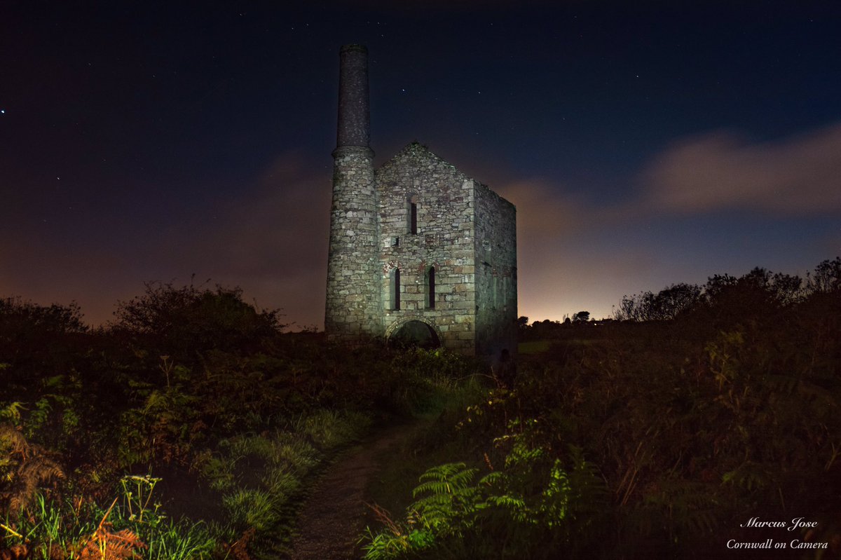 Cornwalloncam's tweet image. Moonlight, stars and light painting at South Wheal Frances, I had a lot of fun getting these shots!!
#kernow #cornwall #uk #cornishmining #Poldark #night #nightphotography #nofilter #moon #moonlight #clouds #lightpainting #longexposure #stars #Nikon #nikonphotography #d7200 #art