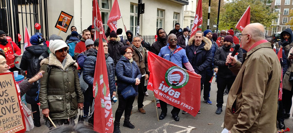 IWGB (@iwgbunion) on Twitter photo "Your bosses say you're a great team but they could just lift a finger and you'd have equal rights. You're on your way to victory!"
John Moloni bringing solidarity to the <a href="/iwgbucl/">UCL-End Outsourcing!✊</a> picket line from 180,000 <a href="/pcs_union/">PCS Union (pcs.org.uk)</a> members! "Your bosses say you're a great team but they could just lift a finger and you'd have equal rights. You're on your way to victory!"
John Moloni bringing solidarity to the <a href="/iwgbucl/">UCL-End Outsourcing!✊</a> picket line from 180,000 <a href="/pcs_union/">PCS Union (pcs.org.uk)</a> members!
