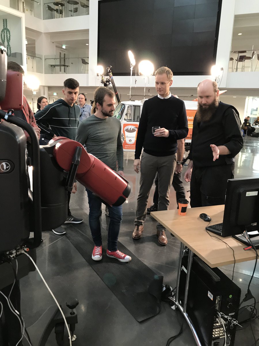 SolentUni's tweet image. We've had such a fantastic morning hosting @BBCBreakfast in our stunning Spark building, take a look at what our students got up to #WeAreSolent