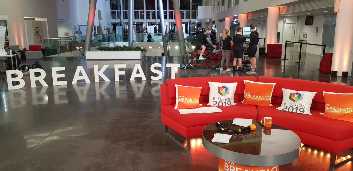 SolentUni's tweet image. We've had such a fantastic morning hosting @BBCBreakfast in our stunning Spark building, take a look at what our students got up to #WeAreSolent