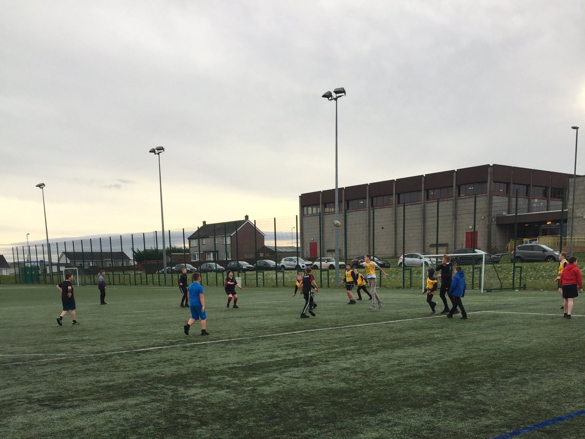 EACAuchRugby's tweet photo. @CashBackScot S1 SoR and #AuchRugby S3 pupils #BindingTogether and playing a mass game of touch. The S1s learning from their peers. #HIES #EFFORTsetstalentfree https://t.co/5aWy9QjbV2