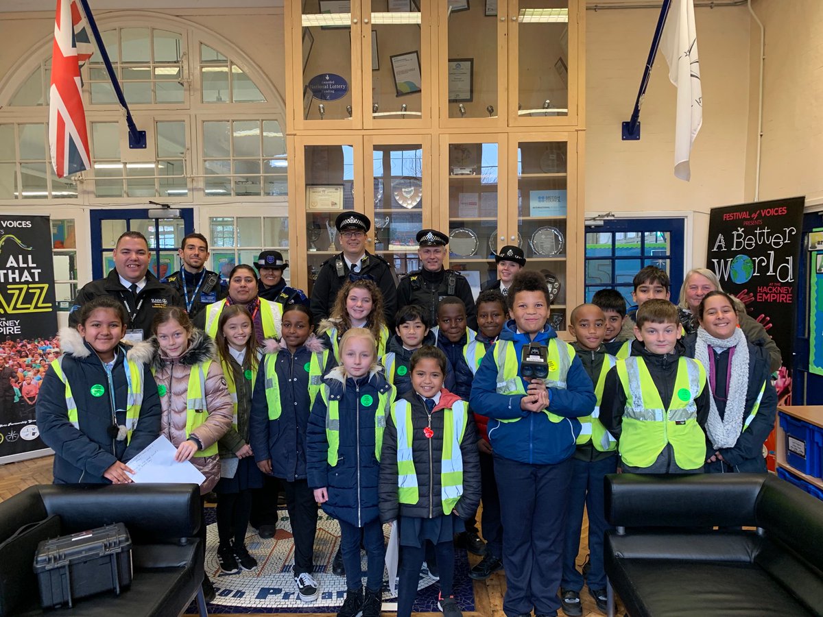 MPSNewham's tweet photo. Ranelagh Junior Police Cadets are out in force today speaking to motorists that are speeding as part of a community road watch with our transport police and the road safety team from newham @MPSRTPC @MPSCadets @NewhamLondon @NewhamRecorder @LearnTapscott https://t.co/vq3XgDH7TA